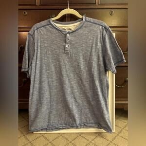 International Report heathered blue short sleeve henley shirt NWOT L